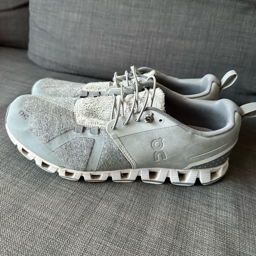 On Cloud Sneaker